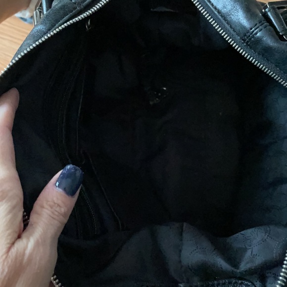 Michael Kors bag! Used but in great condition! - Picture 5 of 5